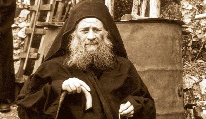 20 Οκτωβρίου 2019 Όσιος Ιωσήφ ο Ησυχαστής Θρησκεία / Αγιολογία Σε κάθε εποχή της ανθρωπότητας, ιδιαίτερα στις περιόδους της κρίσης, το Άγιο Πνεύμα, ο Παράκλητος που κυβερνά την Εκκλησία και την