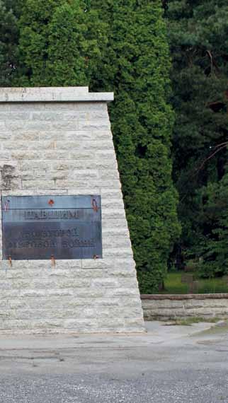 Ο Πλωτάρχης Ιωάννης Βόρδος ΠΝ γεννήθηκε στις 7 Αυγούστου 1971 στον Πειραιά. Το 1990 εισήλθε στη Σχολή Ναυτικών Δοκίμων από όπου αποφοίτησε το 1994 ως μάχιμος Αξιωματικός ΠΝ.