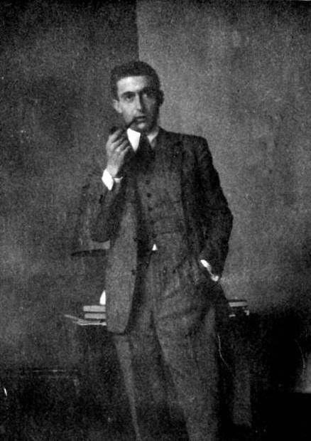 Τα πρώτα χρόνια Ο Κατακουζηνός γεννήθηκε το 1902 στη Λέσβο. Σπούδασε στην Ευαγγελική Σχολή στη Σμύρνη όπου αποφοίτησε με άριστα σε ηλικία 16 ετών.