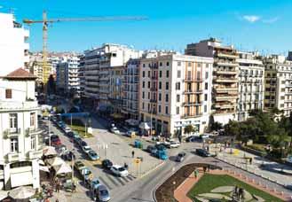 Σύμφωνα μάλιστα με στελέχη της αγοράς ακινήτων, το 2019 αναμένεται να αποτελέσει ακόμη ένα έτος κατά το οποίο θα καταγραφεί ιστορικό υψηλό εισροών ξένων κεφαλαίων για την απόκτηση ακινήτων.