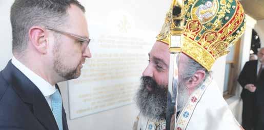 για να λάβει μέρος στο ιστορικό αυτό γεγονός.