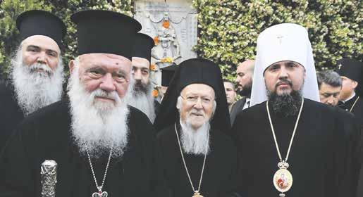 Προκαθημένου της Εκκλησίας της Ελλάδος να χειρισθή περαιτέρω το ζήτημα της αναγνωρίσεως της Εκκλησίας της Ουκρανίας», αναγνώρισε η Ιερά Σύνοδος της Ιεραρχίας της Εκκλησίας της Ελλάδος, η οποία