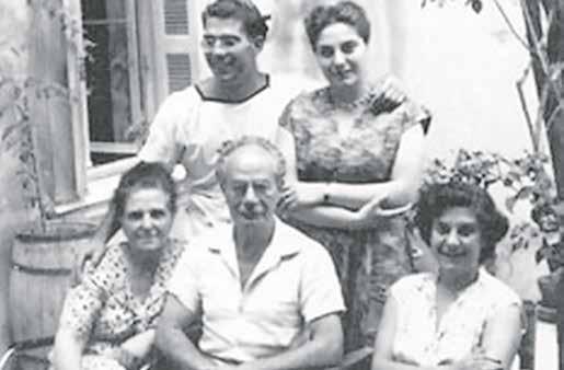 ΠΟΛΙΤΙΣΜΟΣ Το ξωκλήσι της Παναγιάς της Γοργόνας, το οποίο δεσπόζει στο λιμάνι της Σκάλας Συκαμιάς, εκεί όπου ο Στρατής Μυριβήλης εμπνεύστηκε και συνέγραψε το τρίτο και τελευταίο μυθιστόρημα από τη