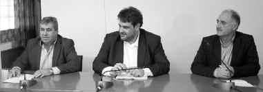 Στο πλαίσιο των επαφών του με αυτοδιοικητικούς σε Δήμους ανά την Ελλάδα, ο Υφυπουργός επισκέφτηκε χθες το μεσημέρι τον Δήμο Πύλης, ανταποκρινόμενος παράλληλα σε πρόσκληση του δημάρχου Κώστα Μαράβα.