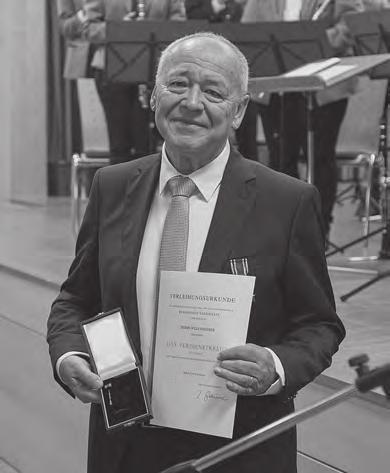 Willi Singerer als erster Nellinger das Verdienstkreuz am Bande des Verdienstordens der Bundesrepublik Deutschland.