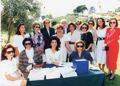 Έτυχε πολλών τιμητικών διακρίσεων και βραβείων όπως: Rosemary Dybwad (1968) και Duvenile Diabetes Researche Fountation (1987) στις Η.Π.Α.