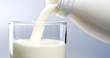 Σύγκριση μεταξύ Συμβατικού (Σ) & βιολογικού γάλακτος (Β) Η περιεκτικότητα του γάλακτος σε λιπαρά επηρεάζεται: Ράτσα του ζώου (Holstein) Κατάσταση γαλακτοφορίας Γενετικούς παράγοντες Διατροφή (βοσκή