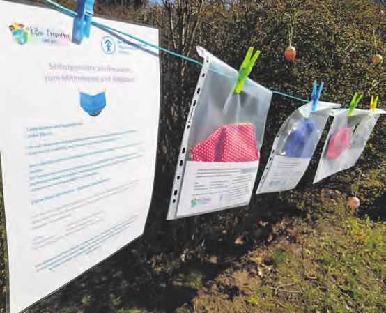 Am Ostersonntag spielten Heinzt Naumann Louisa Maurice und Pascal Reinhardt den Steiger auf dem Hähnerhofweg und nahmen damit an einer sachsenweiten Aktion teil. Foto: privat Sachsen / Gahlenz.