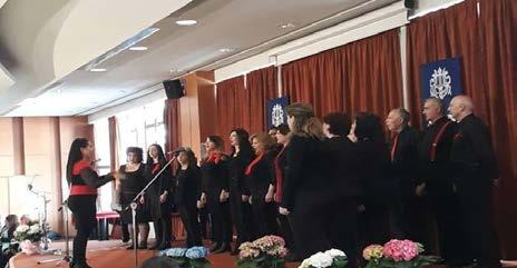 Η μαέστρος της χορωδίας Ελευθερία Μεταξά-Αρμοδώρου γεννήθηκε και μεγάλωσε στη Θεσσαλονίκη. Είναι πτυχιούχος του τμήματος Μουσικών σπουδών του Πανεπιστημίου Άνγκλια του Κέμπριτζ της Αγγλίας.