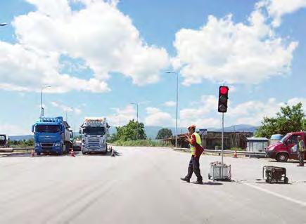 μέρες πριν τις κάλπες. Θυμόμαστε παλαιότερα και σε κεντρικό πολιτικό επίπεδο, όταν όλοι κατηγορούσαν το κράτος ότι μήνες πριν τις εκλογές και μήνες μετά δεν δούλευε κανείς και δεν παράγονταν έργο.