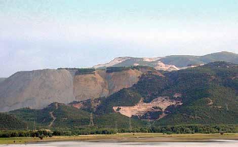 μεικτό κλιμάκιο την περιοχή, αποτελούμενο από εμπειρογνώμονες του Υπουργείου Περιβάλλοντος και Κλιματικής Αλλαγής, την Περιφέρεια και τον Δήμο Κοζάνης, ώστε να εκτιμήσει ορθολογικότερα την κατάσταση