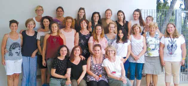 Kindergarten- und Vorschulteam Ομάδα Προνηπιακού και Νηπιακού Τμήματος Hintere Reihe, von links nach rechts / Πίσω σειρά, από αριστερά προς τα δεξιά: Christiane Müller-Kounoupis, Gabriele Wensky