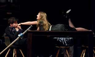 Theater Θέατρο Der Bürger als Edelmann / «Ο αρχοντοχωριάτης» Elena Karakouli, Lehrerin / Έλενα Καρακούλη, καθηγήτρια Für das siebte Theaterstück unserer Theatergruppe in Folge haben wir uns zum