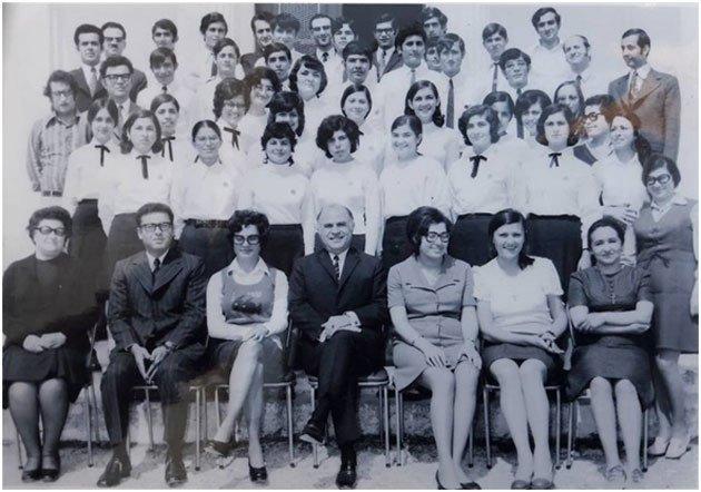 Αγαπημένοι μου συμμαθητές και αγαπημένες μου συμμαθήτριες, «Μόνο μια λάμψη ο άνθρωπος κι αν είδες, είδες», μας θυμίζει ο Οδυσσέας Ελύτης.