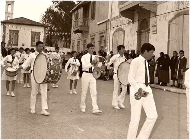 μπορεί να τους θάμπωσαν οι πολιτείες οι ξένες, οι άνθρωποι οι ξένοι, το διαφορετικό.