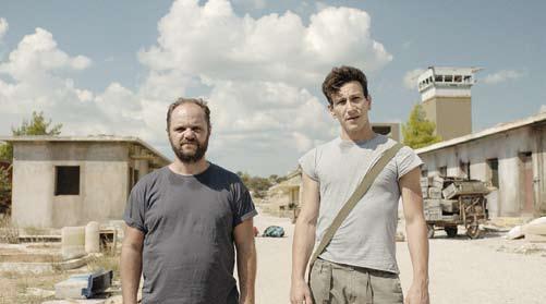 ΕΙΔΙΚΕΣ ΠΡΟΒΟΛΕΣ ΕΛΛΗΝΙΚΕΣ ΠΡΕΜΙΕΡΕΣ SPECIAL SCREeNINGS GREEK PREMIERES Η ΑΝΑΖΗΤΗΣΗ ΤΗΣ ΛΩΡΑ ΝΤΟΥΡΑΝΤ IN THE STRANGE PURSUIT OF LAURA DURAND ΕΛΛΑΔΑ / GREECE, 2019, ΕΓΧΡΩΜΟ / COLOR, DCP, 98', ΕΛΛΗΝΙΚΑ