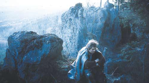 ΤΟ ΣΙΝΕΜΑ ΟΝΕΙΡΕΥΕΤΑΙ CINEMA IS DREAMING ΚΑΡΔΙΑ ΑΠΟ ΓΥΑΛΙ HEART OF GLASS HERZ AUS GLAS ΔΥΤΙΚΗ ΓΕΡΜΑΝΙΑ / WEST GERMANY, 1976, ΕΓΧΡΩΜΟ / COLOR, DCP, 94', ΓΕΡΜΑΝΙΚΑ / GERMAN Σε ένα βαυαρικό χωριό του