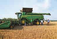 ΠΕΡΙΕΧΟΜΕΝΑ Fendt 942 Vario: Με τη νέα έκτη γενιά της Σειράς 900, η γερµανική κατασκευάστρια τρακτέρ δείχνει πως βρίσκεται σε φόρµα, καθώς την εξοπλίζει µε χαρακτηριστικά που είναι