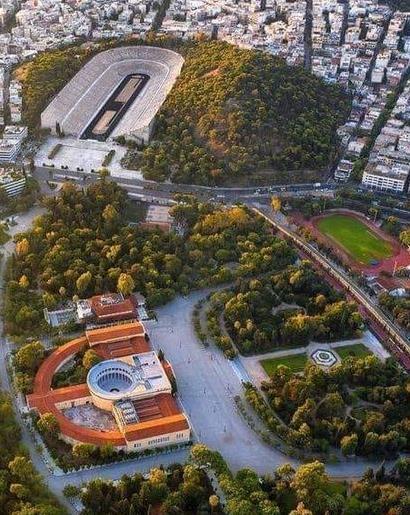 Οι αθλητικές εκδηλώσεις, παντρεμένες με τον τόπο διεξαγωγής τους, είναι δυνατόν να αποτελέσουν τμήμα αυτής της περιουσίας και να καταστούν πόλος έλξης επισκεπτών,