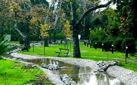 Κεφάλαιο 3ο Πλατάνια: υδάτινη Διαδρομή Ενισχύθηκε ο φυσικός χαρακτήρας μίας περιοχής που λόγω της έντονης κλίσης, του είδους των δένδρων και της ύπαρξης του στοιχείου του νερού ήταν ιδανική.
