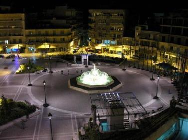 Κεφάλαιο 1ο Οι πλατείες είναι οι σημαντικότεροι ελεύθεροι χώροι μιας πόλης.