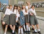 Νεανική Οθόνη Youth Screen YS Η ΡΌΚΑ ΑΛΛΆΖΕΙ ΤΟΝ ΚΌΣΜΟ ROCCA CHANGES THE WORLD Κάτια Μπένραθ Katja Benrath Γερμανία Germany 2019, 101' ΕΚΔΡΟΜΗ ΣΤΟ ΜΕΛΛΟΝ SCHOOL TRIP TO THE FUTURE Γιοζεφίνε Έχλερτ