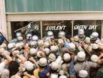 USA 1972, 89' ΝΕΑ ΥΟΡΚΗ, ΕΤΟΣ 2022 μ.χ. SOYLENT GREEN Ρίτσαρντ Φλάισερ Richard Fleischer ΗΠΑ USA 1973, 97' Στη μεταπολεμική Νότια Κορέα, μια πυρηνική δοκιμή προκαλεί έναν καταστροφικό σεισμό.