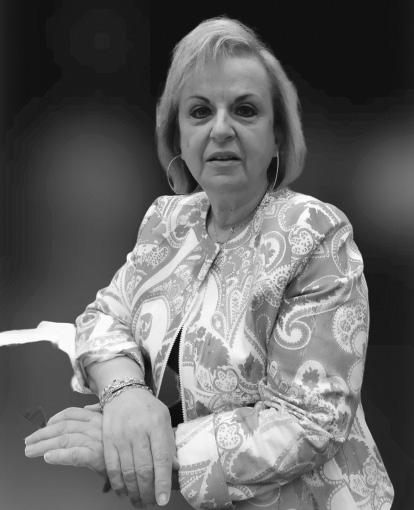 Άρθρο Σύνταξης Editorial Αγαπητοί Συνάδελφοι, Στο επίκεντρο όχι μόνο της Ιατρικής Κοινότητας αλλά όλης της Κοινωνίας συνεχίζει να βρίσκεται ο αγώνας μας έναντι της πανδημίας COVID-19 που συνεχίζεται