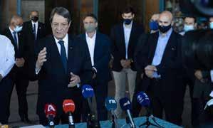 12 ΚΩΣΤΑΣ ΒΕΝΙΖΕΛΟΣ Επείγεται να γίνει «πατερούλης» ο Ταγίπ Ο Ερντογάν, μέσα στα πλαίσια της αναθεωρητικής πολιτικής της κατοχικής δύναμης, επιχειρεί να καταστεί «πατερούλης» των μουσουλμάνων.