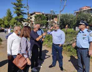 Σύμφωνα με οπτικό υλικό που κατάφεραν να αποτυπώσουν στο κινητό τους κάτοικοι του Ηρακλείου και που επικαλείται η μετεωρολογική υπηρεσία meteo του Εθνικού Αστεροσκοπείου Αθηνών (ΕΑΑ), λίγο μετά τις 6