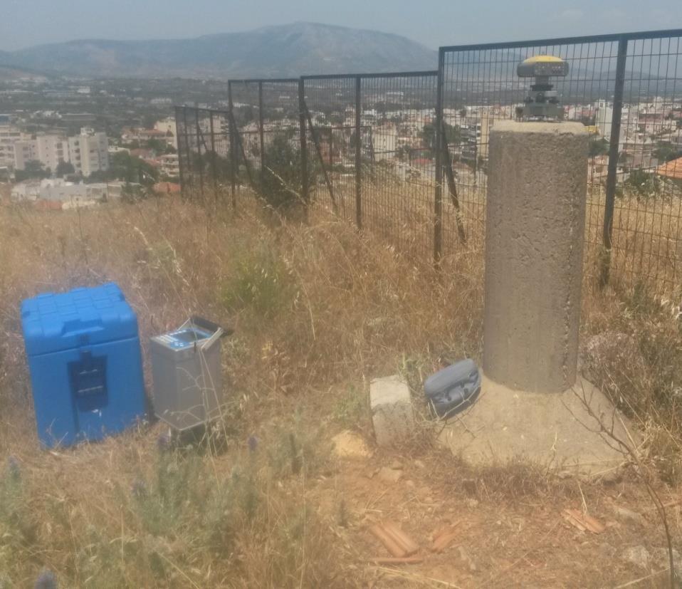 1χμ., όπου στρίβουμε δεξιά στην οδό Παναγιώτη Μιχάλη και οδηγούμε για ακόμα 1χμ.