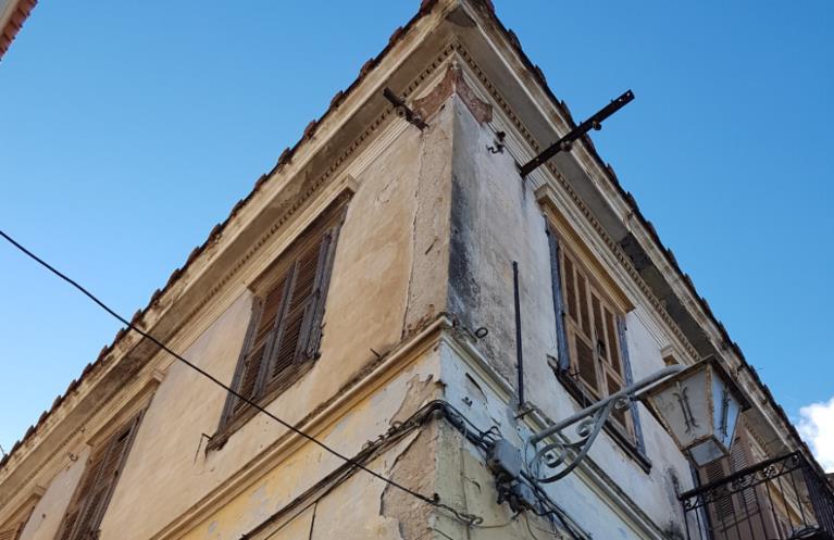 Επιπλέον στον Α όροφο υπάρχουν διακοσμητικές παραστάδες (Εικόνα 2.