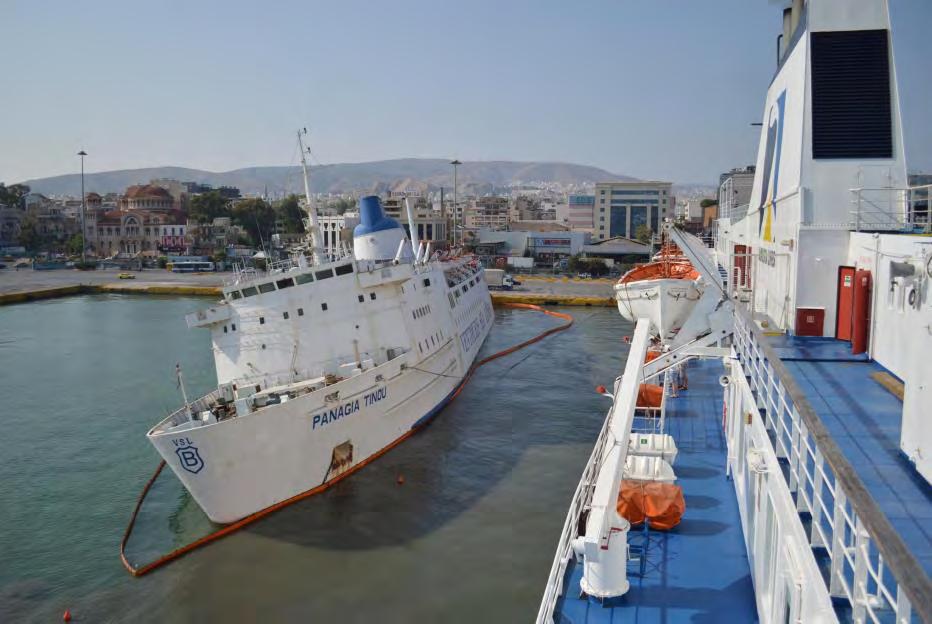 30 Ναυτικοί κίνδυνοι Εκτός από την ανεπάρκεια εξωτερικών και εσωτερικών λιμενικών έργων, σε μεγάλο αριθμό λιμανιών του Αιγαίου και του Ιονίου υπάρχουν σοβαροί ναυτικοί κίνδυνοι.