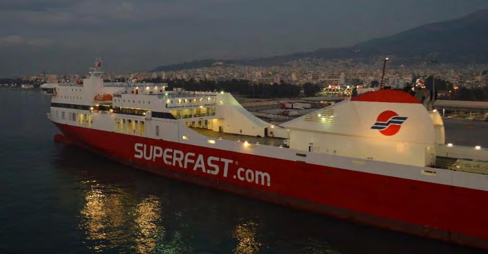 έμφαση στη μεταφορά οχημάτων και απλώς διαθέτουν ένα στοιχειώδες κομοδέσιο που να μπορεί να φιλοξενήσει ένα περιορισμένο αριθμό επιβατών στην πράξη συνήθως οδηγών μεταφερόμενων οχημάτων.