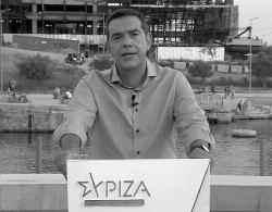 με το γενικό γραμματέα Εμπορίου και Προστασίας Καταναλωτή, Σωτήρη Αναγνωστόπουλο, ο πρόεδρος του Εμπορικού Συλλόγου Αθηνών, Σταύρος Καφούνης και ο γενικός γραμματέας, Αθανάσιος Τσαγγάρης.