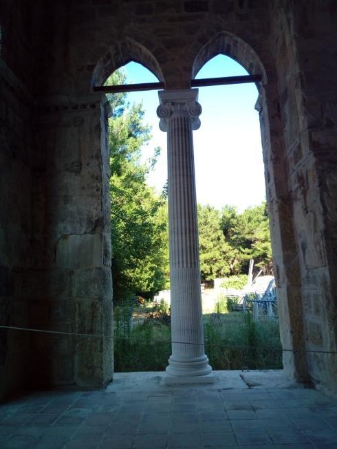 Ιωνικού κίονα 13