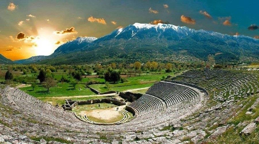 TO ΘΕΑΤΡΟ ΣΤΗΝ ΑΡΧΑΙΑ ΔΩΔΩΝΗ Πηγή εικόνας: https://www.maxmag.