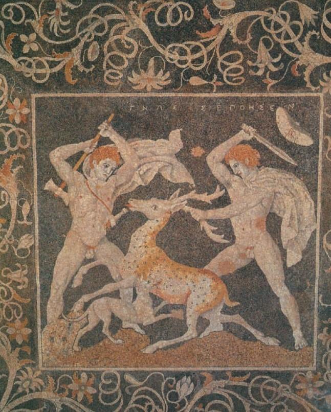 ΑΡΧΑΙΑ ΠΕΛΛΑ: ΨΗΦΙΔΩΤΟ ΔΑΠΕΔΟ ΜΕ ΠΑΡΑΣΤΑΣΗ ΣΚΗΝΗΣ ΚΥΝΗΓΙΟΥ