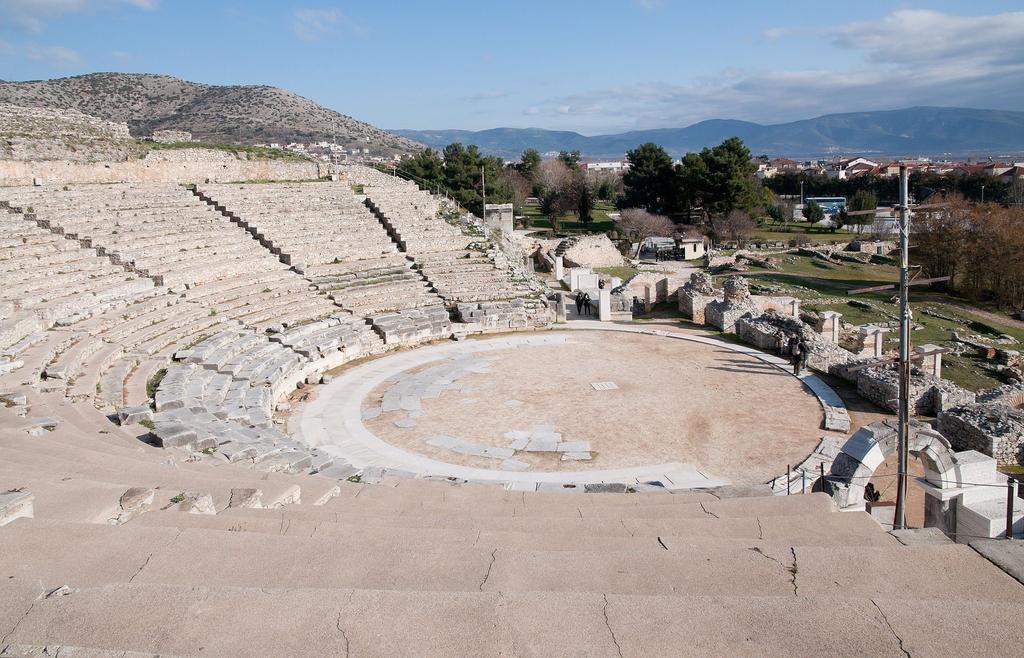 ΤΟ ΘΕΑΤΡΟ ΤΩΝ ΦΙΛΙΠΠΩΝ Πηγή εικόνας: