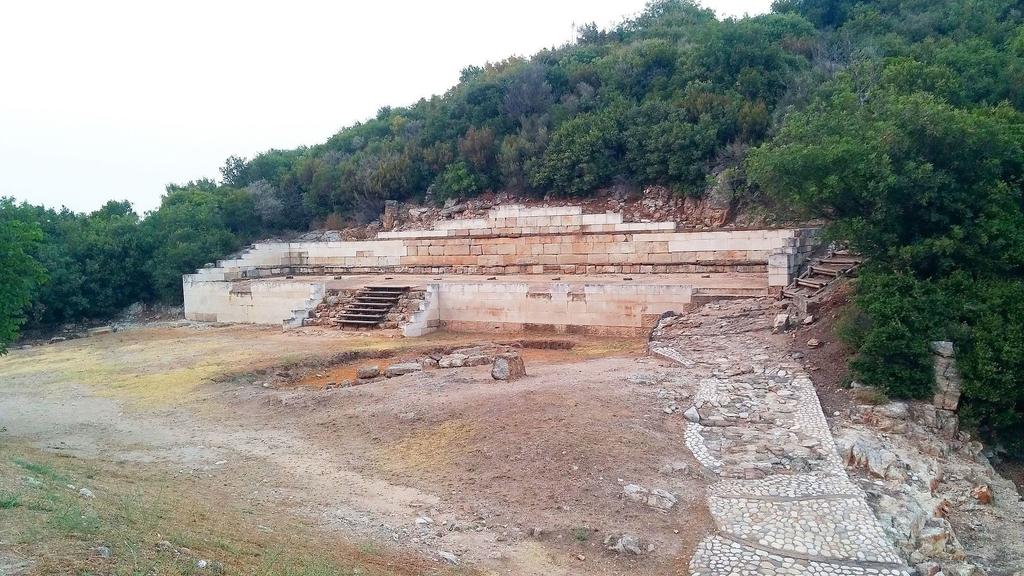 ΑΡΧΑΙΑ ΣΤΑΓΕΙΡΑ: ΣΤΟΑ ΚΑΙ ΛΙΘΟΣΤΡΩΤΗ ΟΔΟΣ Πηγή