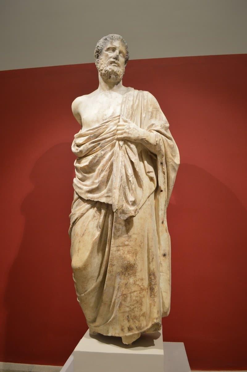 ΙΑΤΡΙΚΗ Ο Ιπποκράτης από την Κω, μαθητής του Αριστοτέλη, συνεχίζει την ιατρική έρευνα και ιδρύει στην Κω την πρώτη μεγάλη ιατρική σχολή στο Ασκληπιείο.