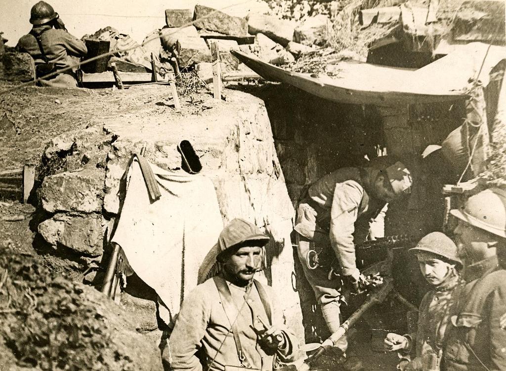 ΓΑΛΛΟΙ ΣΤΡΑΤΙΩΤΕΣ ΣΕ ΧΑΡΑΚΩΜΑ ΣΤΟ ΔΥΤΙΚΟ ΜΕΤΩΠΟ Πηγή