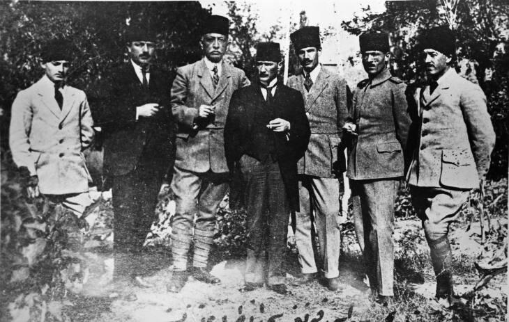 Επιφανείς Τούρκοι εθνικιστές στο συνέδριο της Αμάσειας.