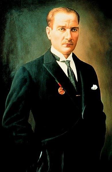Μουσταφά Κεμάλ (1881-1938) Το προσωνύμιο Ατατούρκ σημαίνει «πατέρας των Τούρκων» και του δόθηκε από την