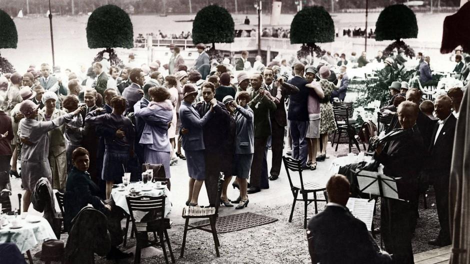 Η ΧΡΥΣΗ ΔΕΚΑΕΤΙΑ ΤΟΥ 1920 Επιχρωματισμένη φωτογραφία εποχής Πηγή εικόνας: https://www.faz.