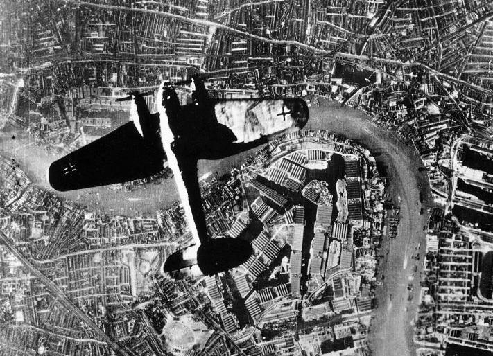 Γερμανικό βομβαρδιστικό πάνω από το Λονδίνο Πηγή εικόνας: