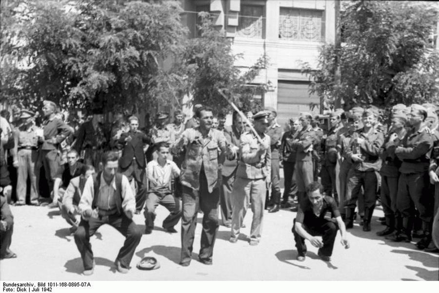11 Ιουλίου 1942: Οι Έλληνες Εβραίοι της Θεσσαλονίκης εξευτελίζονται στην πλατεία Ελευθερίας Πηγή