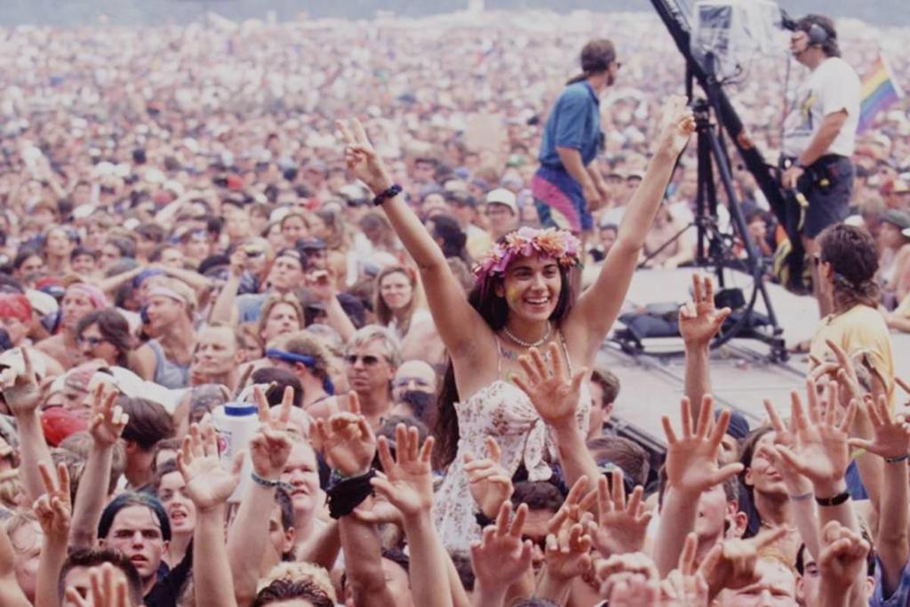 Η ΘΡΥΛΙΚΗ ΣΥΝΑΥΛΙΑ ΤΟΥ WOODSTOCK ΣΤΙΣ Η.Π.Α. Πηγή εικόνας: https://rockwave.
