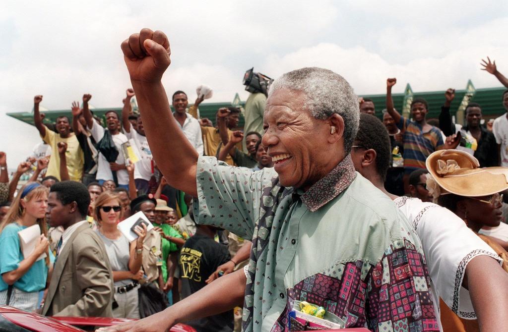 Νέλσον Μαντέλα (1918 2013) - Πρωταγωνιστής του αγώνα ενάντια στο απαρτχάιντ Πρώτος πρόεδρος της Νοτίου Αφρικής