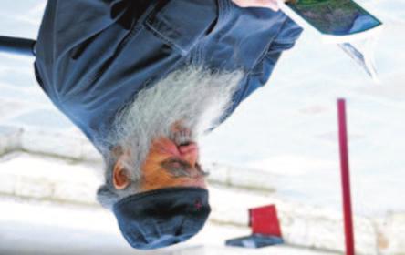 Ο Γεώργιος Ζιάβρος του Φωτίου, γεννήθηκε στο Επισκοπικό Ιωαννίνων στις 6.4.1962 και σπούδασε δάσκαλος στην περίφημη Σχολή Βελλά της Ηπείρου.